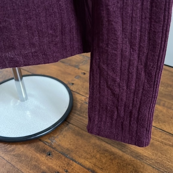 MUDD Women's Ribbed LongSleeve Cranberry Top - Picture 3 of 7